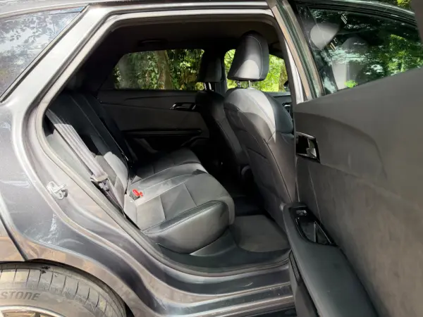 MG MG4 77 kWh Extended Range Luxury 32