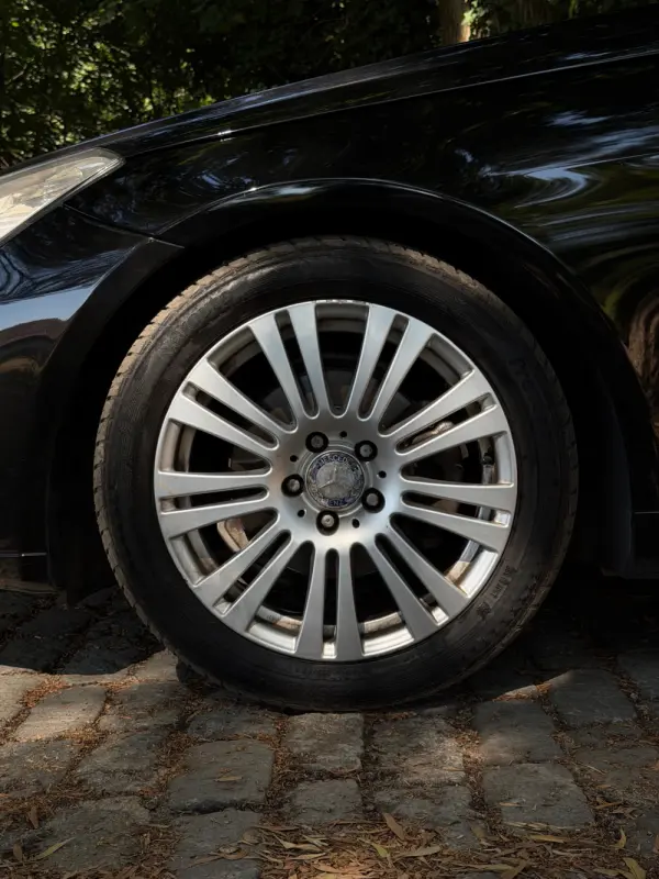 Mercedes-Benz E 220 (BlueTEC) d 9G-TRONIC 9
