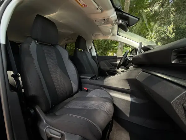Peugeot 3008 1.2 PureTech Allure Pack EAT8 53