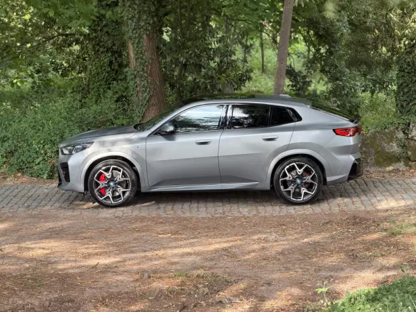 BMW iX2 xDrive30 Pack Desportivo M Pro 9