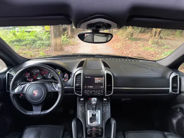 Porsche Cayenne Platinum Edition 24