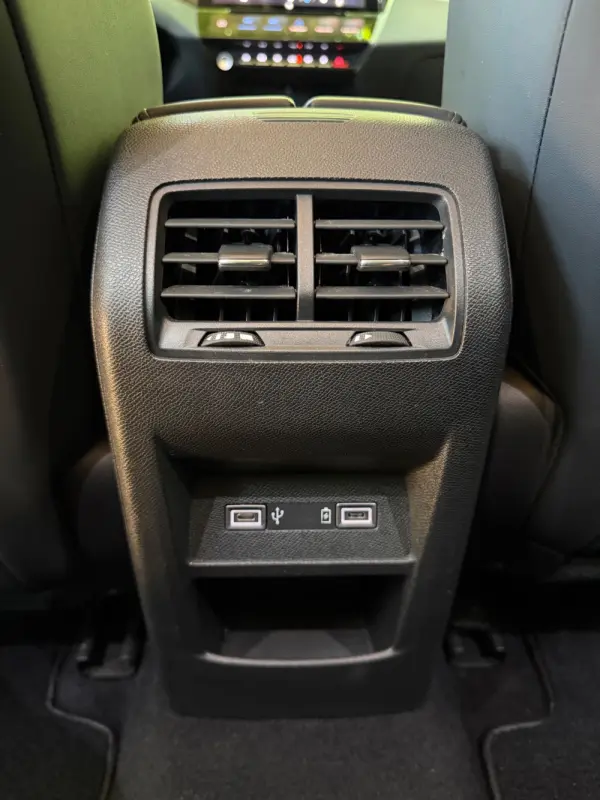 Peugeot 308 SW 1.2 PureTech Allure Pack EAT8 29