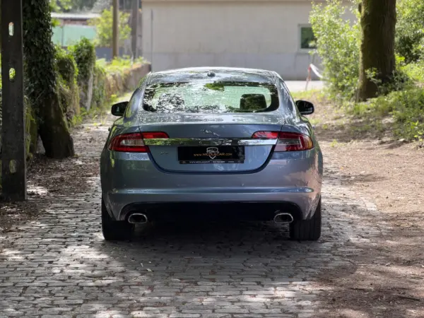 Jaguar XF 2.7 D V6 Premium Luxury 36