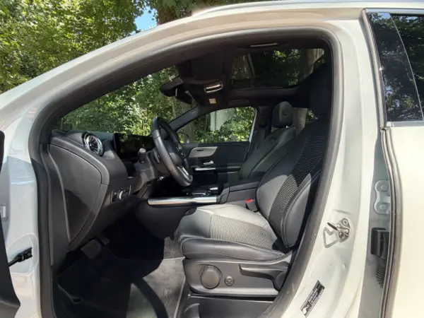 Mercedes-Benz GLA 250 e 8G-DCT Special Edition 46