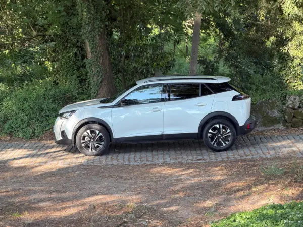 Peugeot 2008 1.2 PureTech Allure 36