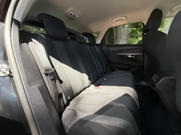 Peugeot 3008 1.2 PureTech Allure Pack EAT8 57
