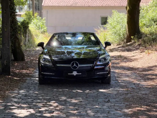 Mercedes-Benz SLK 200 Outro 3