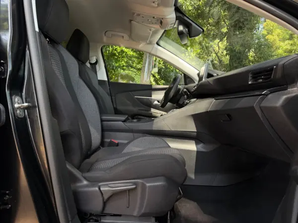 Peugeot 3008 1.2 PureTech Allure Pack EAT8 52