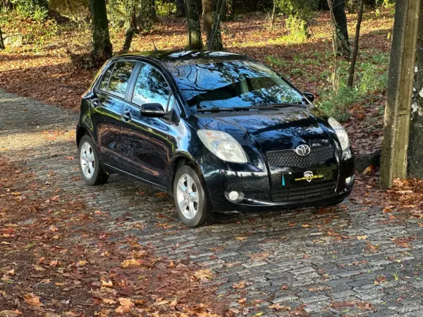 Toyota Yaris 1.0 VVT-i High Pack MM 4