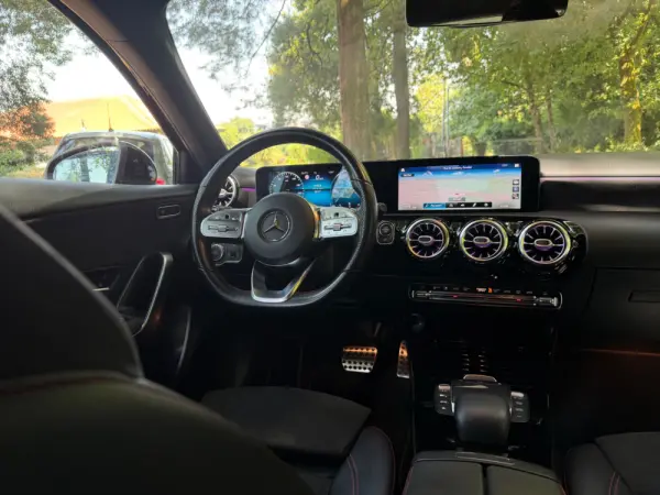 Mercedes-Benz A 180 d AMG Line Aut. 14