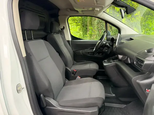Citroen Berlingo 1.5 BlueHDi XL S&S EHZ EAT8 Control Variospace 24