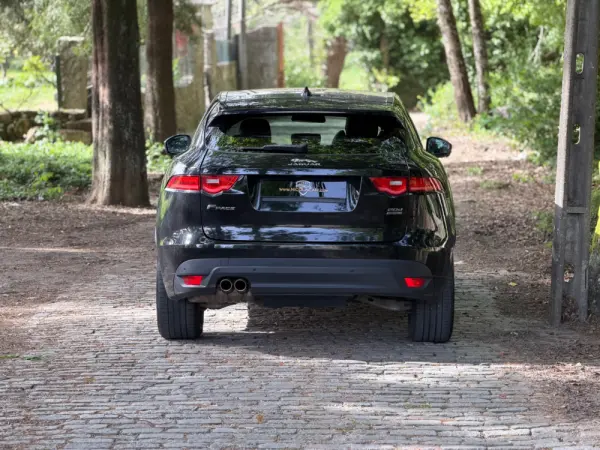 Jaguar F-Pace 25