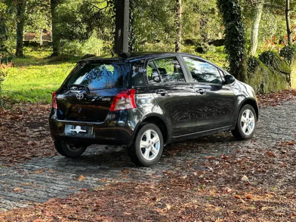Toyota Yaris 1.0 VVT-i High Pack MM 37