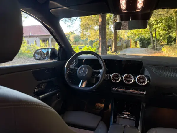 Mercedes-Benz EQA 300 4Matic AMG Line 9