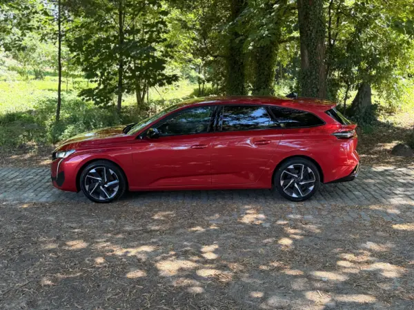 Peugeot 308 SW 1.2 PureTech Allure Pack EAT8 44