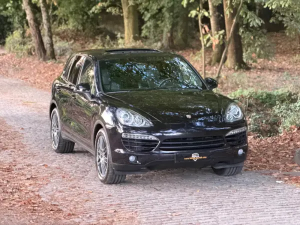 Porsche Cayenne Platinum Edition 2