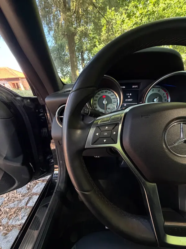 Mercedes-Benz SLK 200 Outro 25