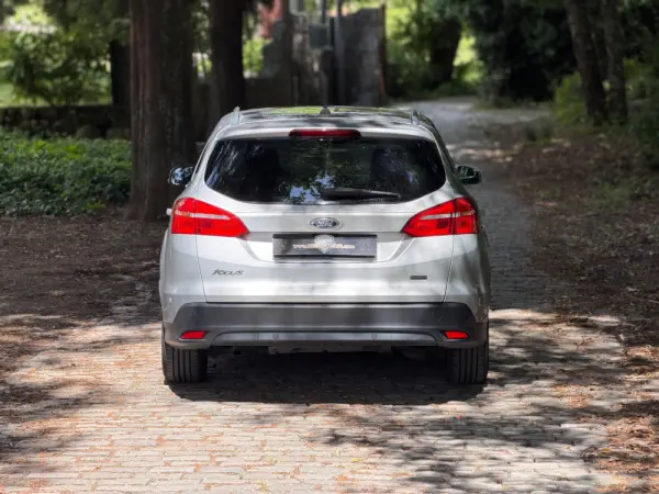 Ford Focus SW 1.0 EcoBoost Titanium 41