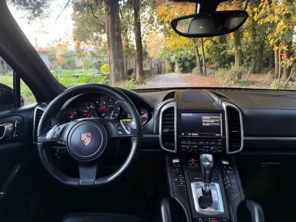 Porsche Cayenne Platinum Edition 13