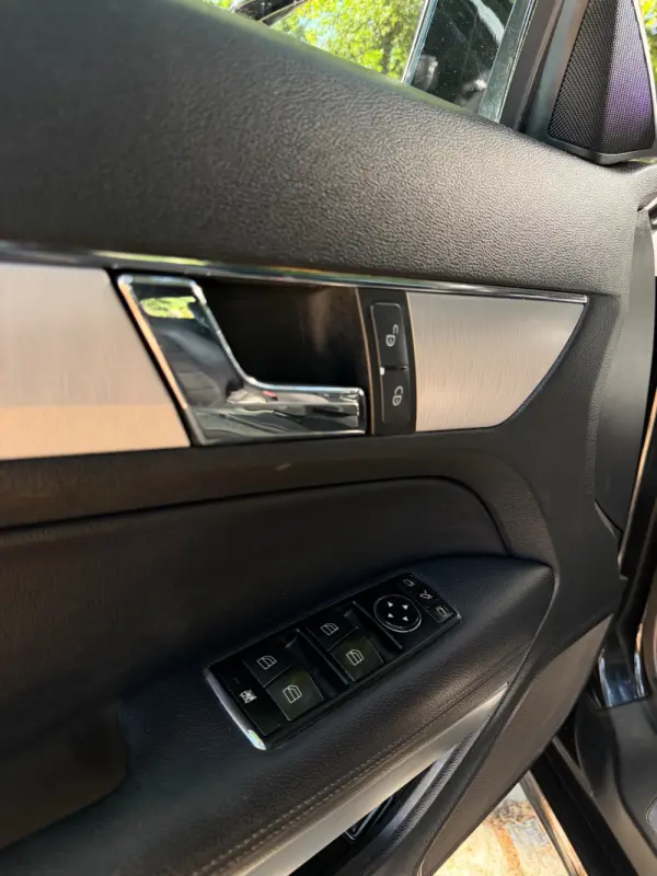 Mercedes-Benz E 220 (BlueTEC) d 9G-TRONIC 29