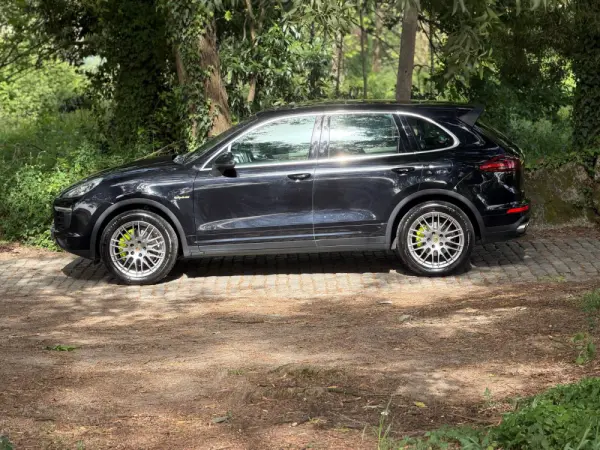 Porsche Cayenne S E-Hybrid Platinum Edition 4