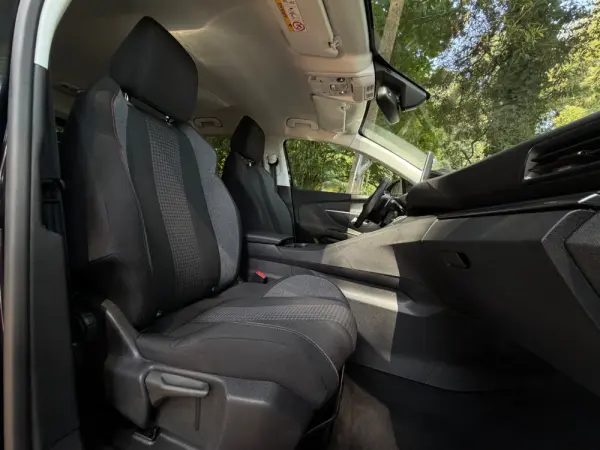 Peugeot 3008 1.2 PureTech Allure Pack EAT8 51