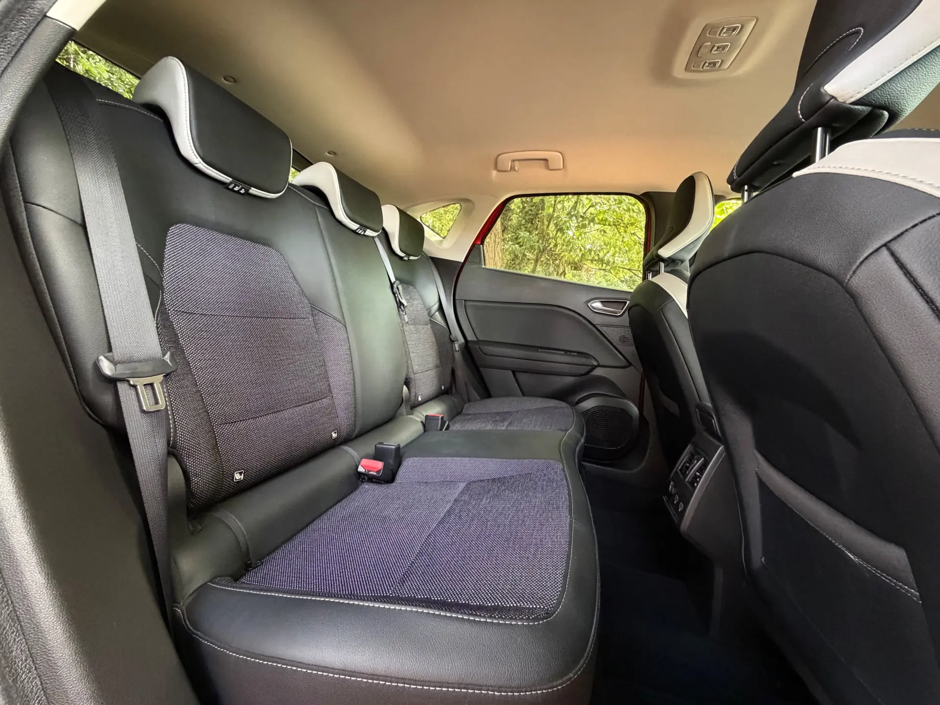 Renault Captur 1.0 TCe Exclusive 42