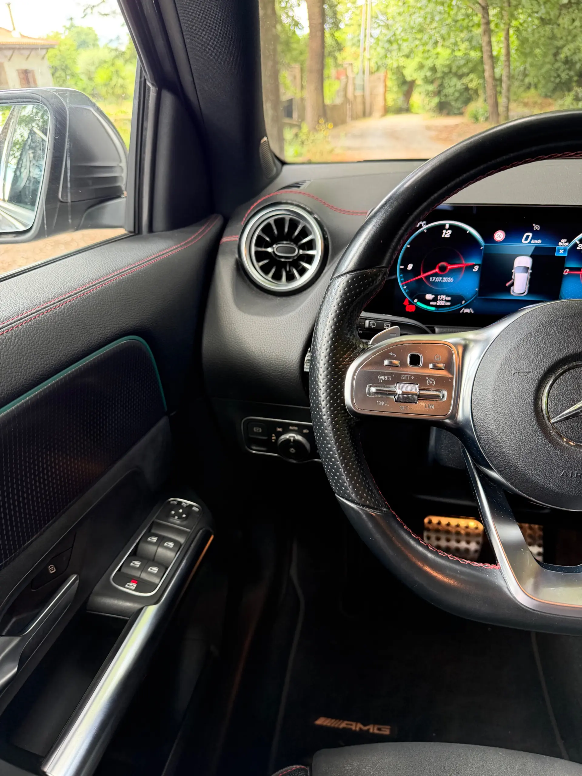 Mercedes-Benz EQA 250 AMG Line 15