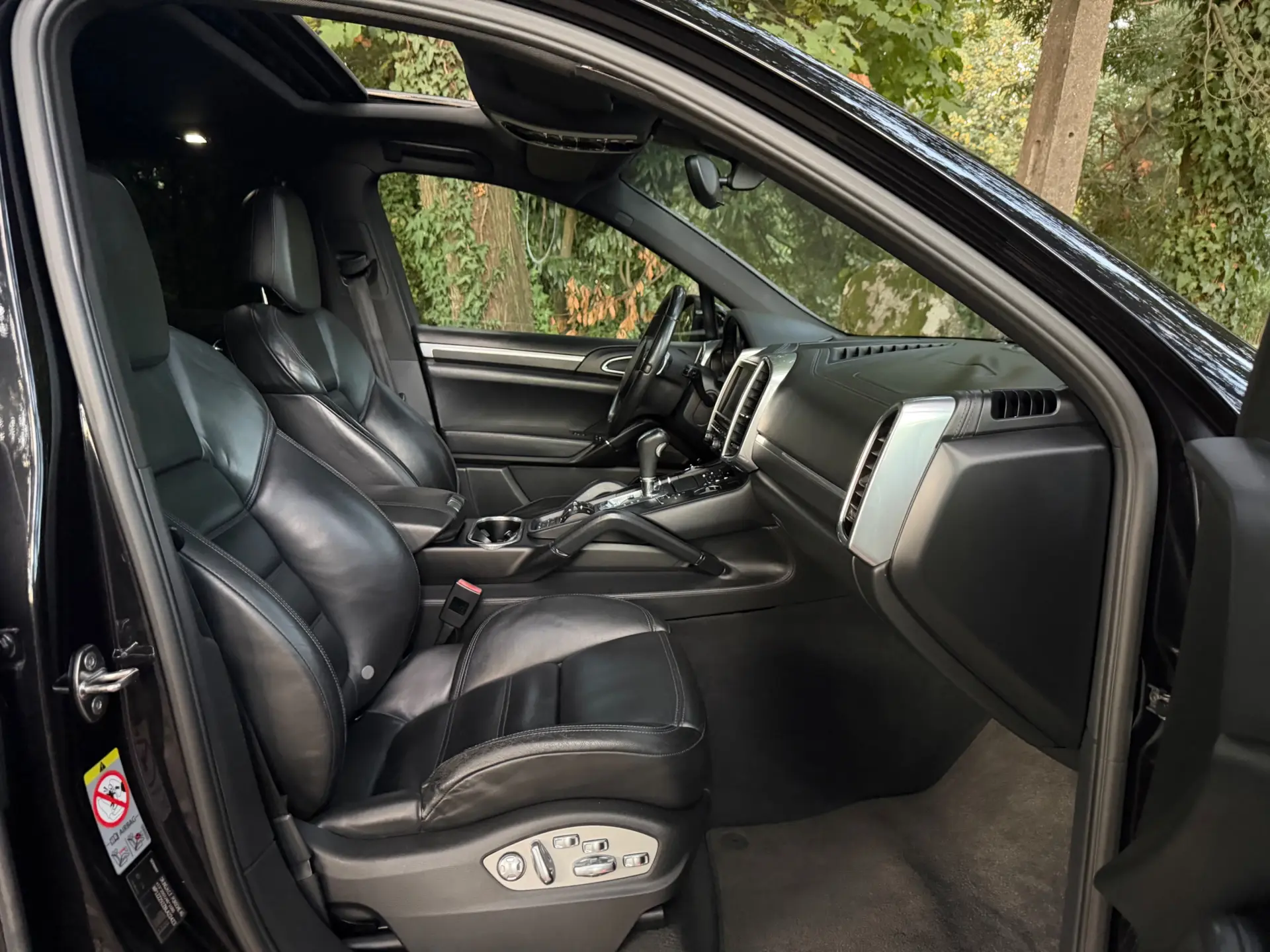 Porsche Cayenne Platinum Edition 31