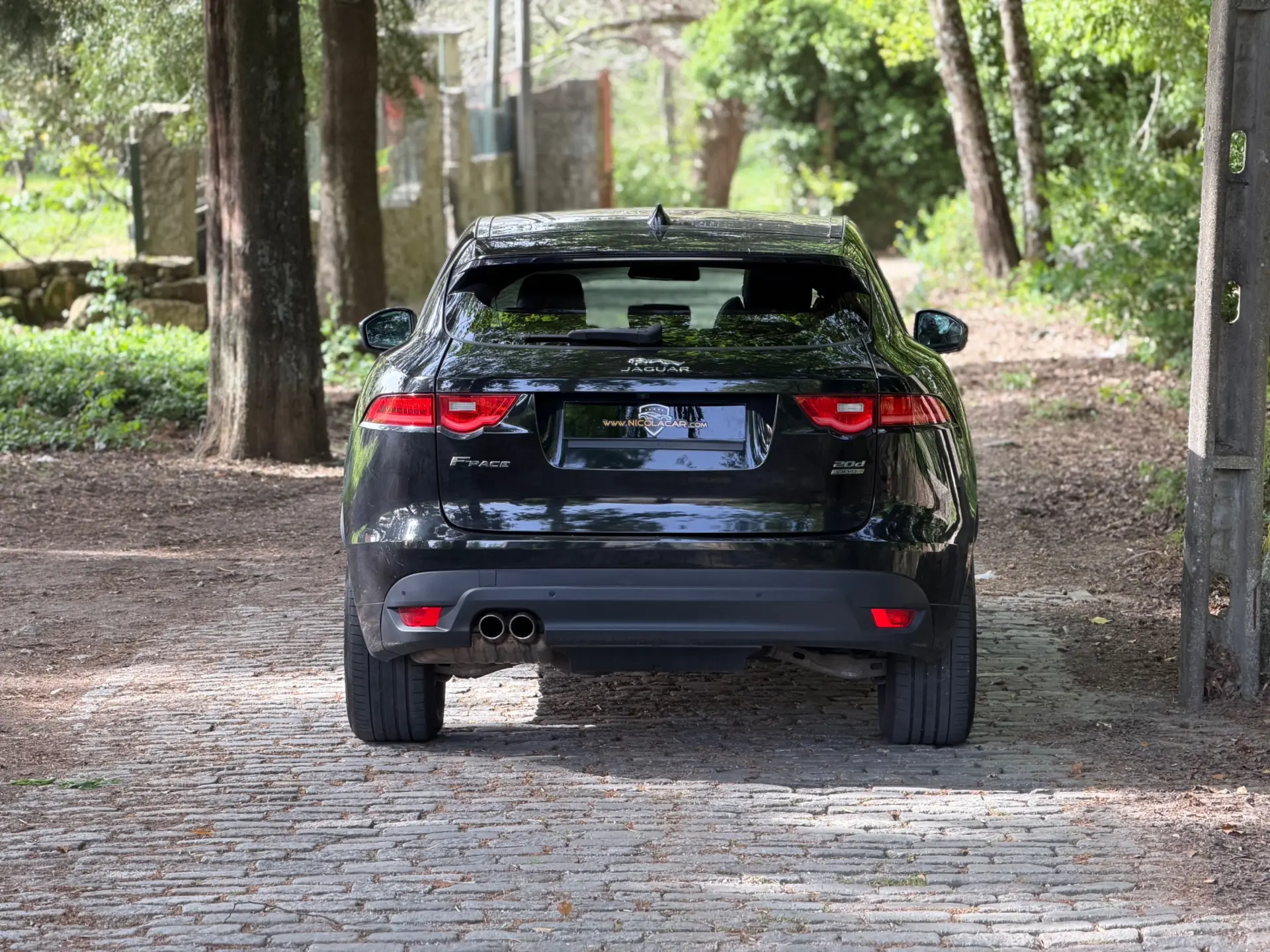Jaguar F-Pace 36