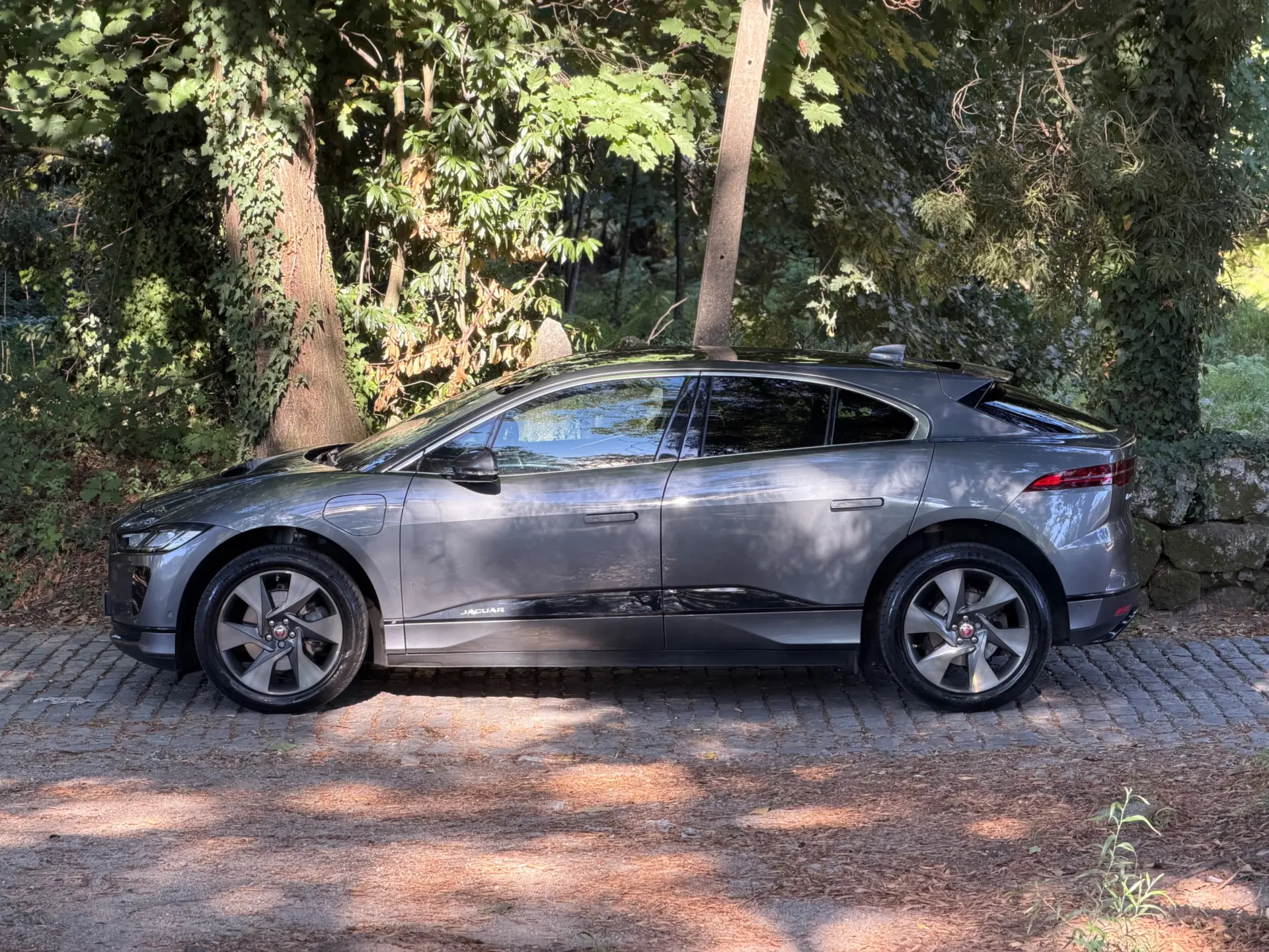 Jaguar I-Pace EV400 R-Dynamic HSE AWD 9