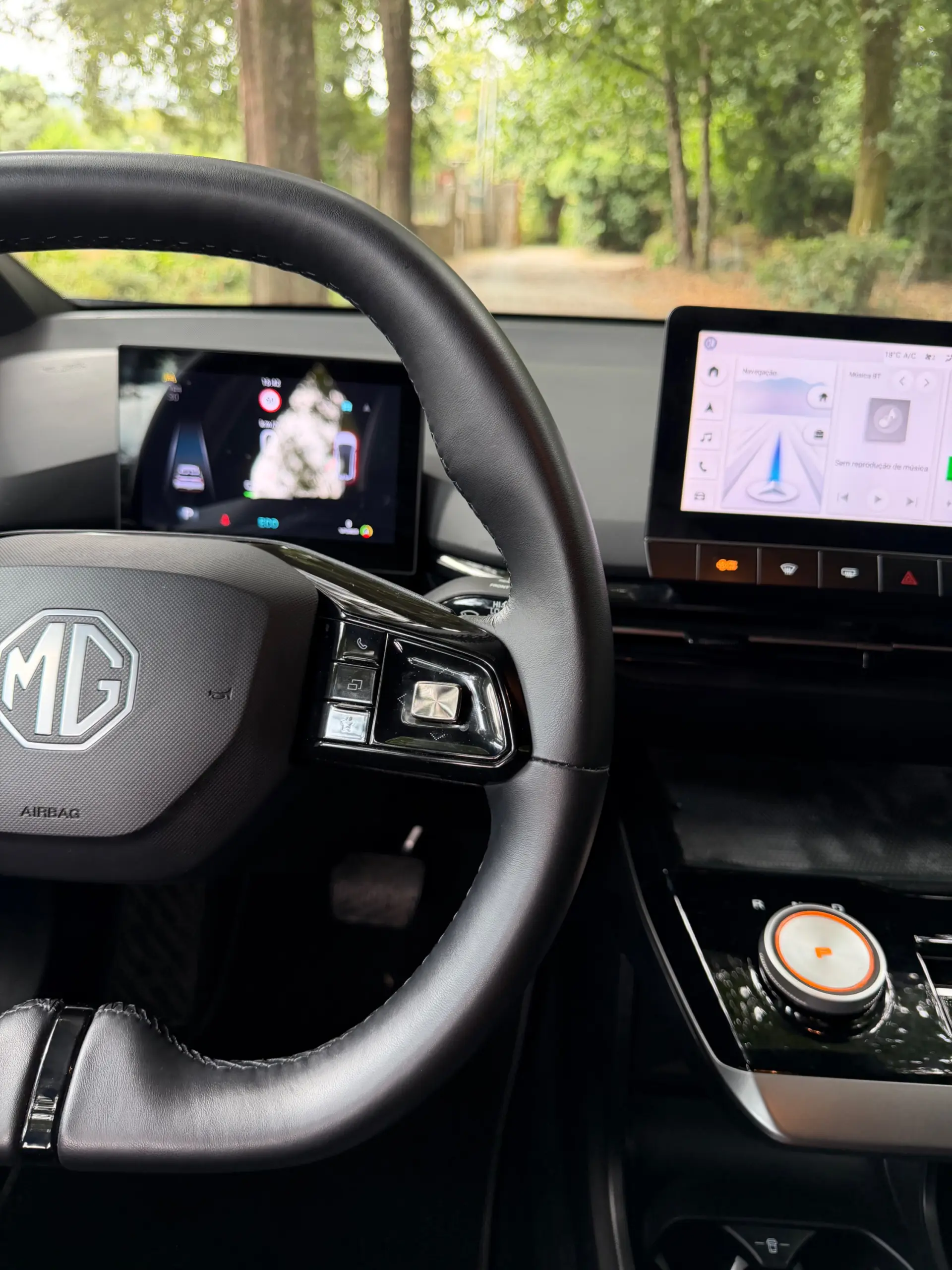 MG MG4 77 kWh Extended Range Luxury 16