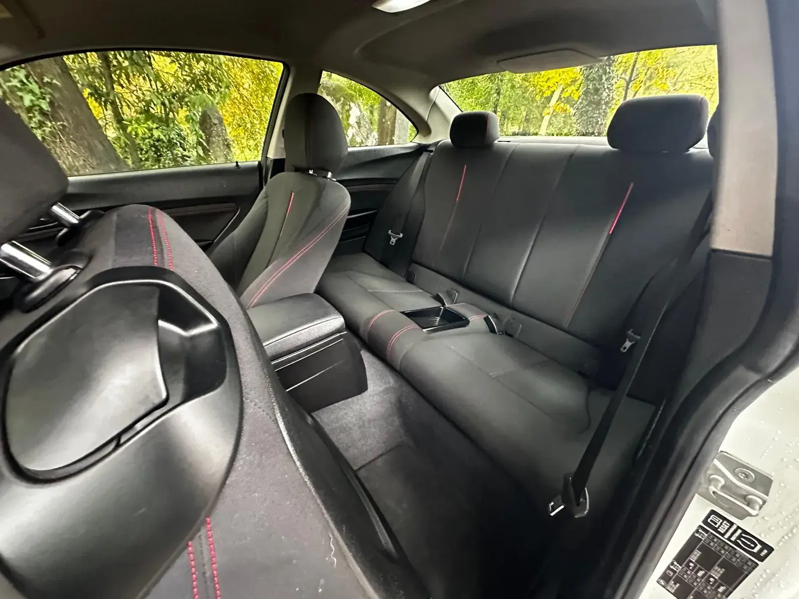 BMW 218 d Coupe Line Sport 10