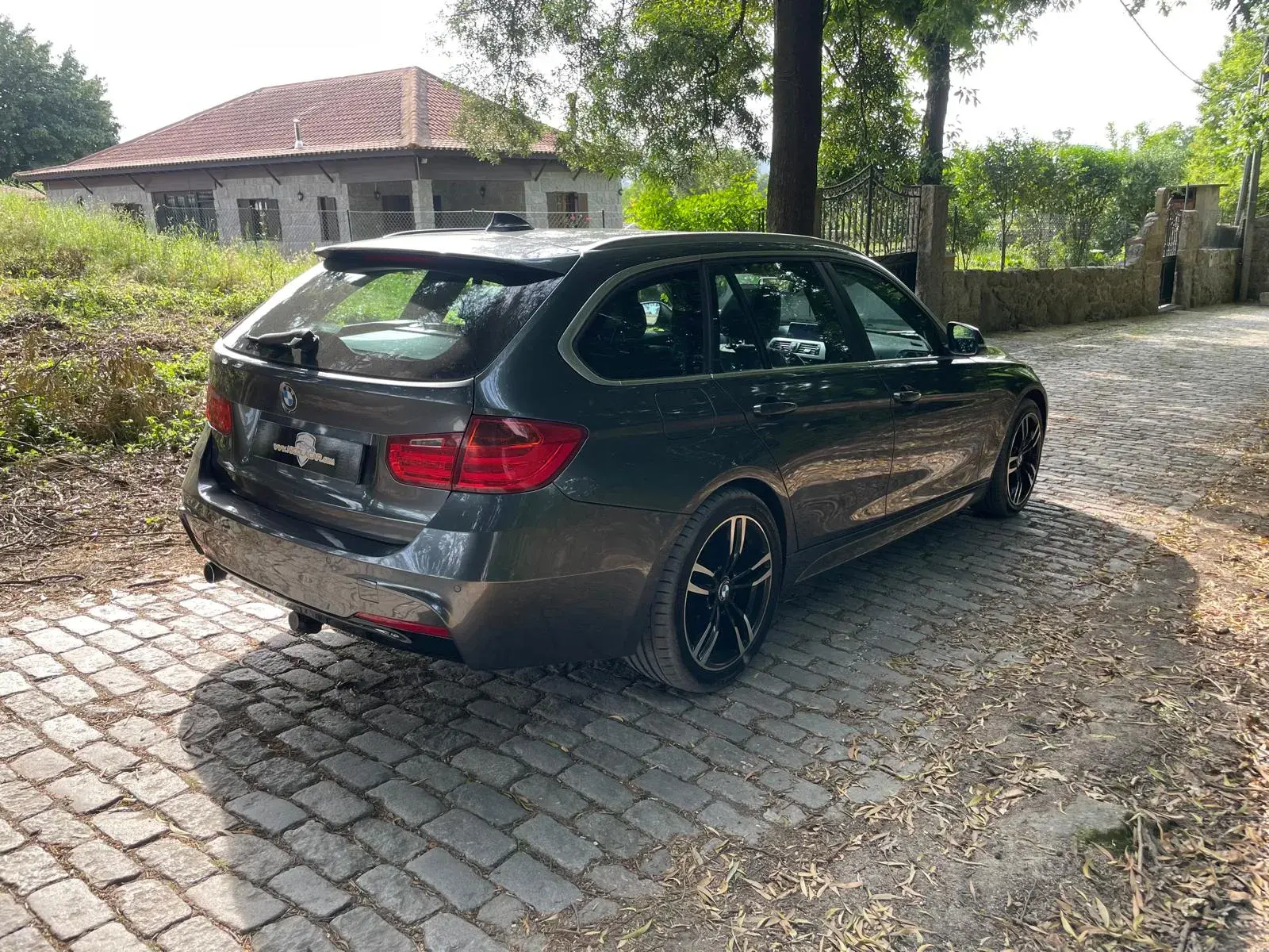 BMW 320 d Touring xDrive Pack M Auto 33