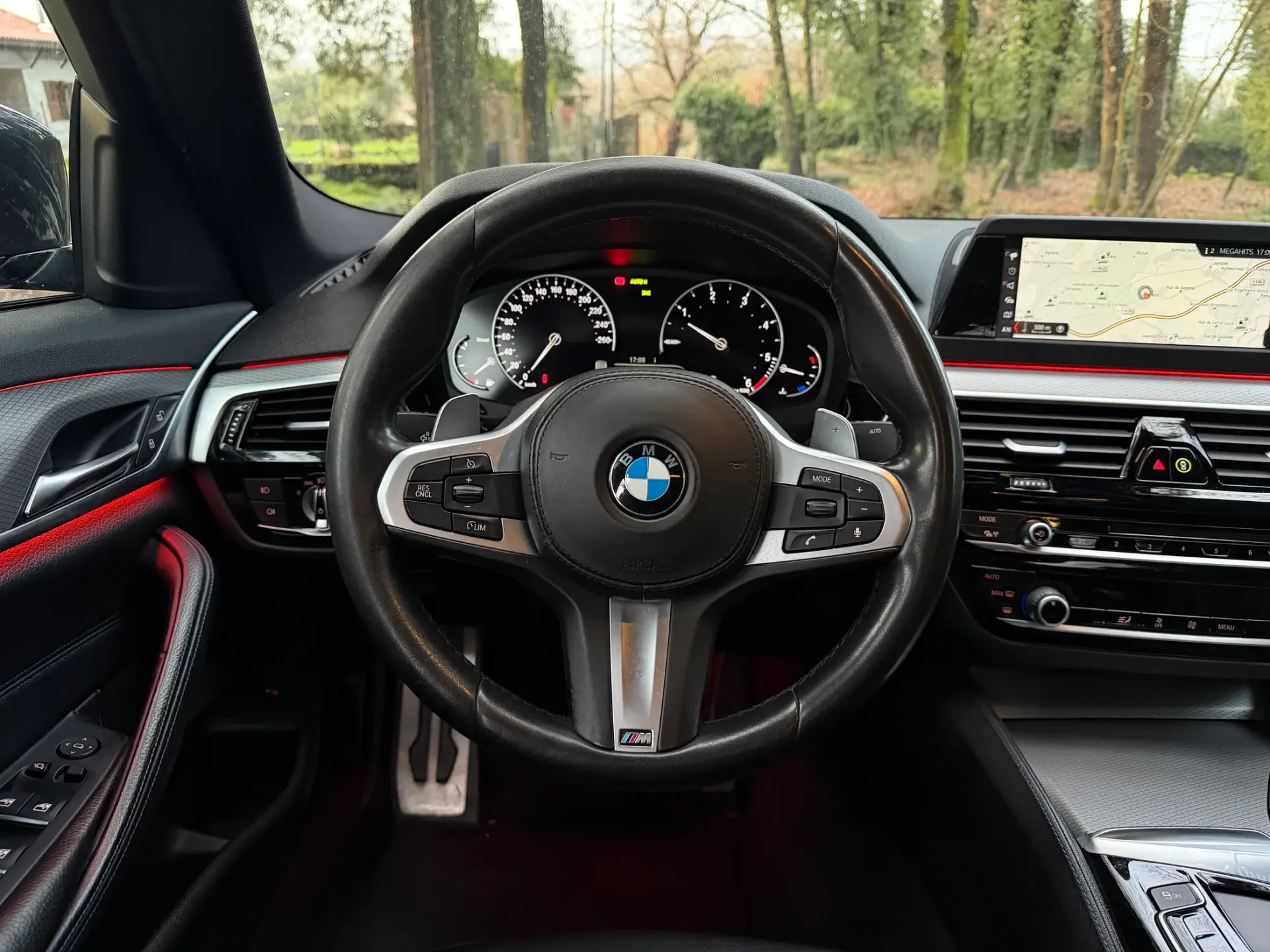 BMW 520 d Pack M Auto 10