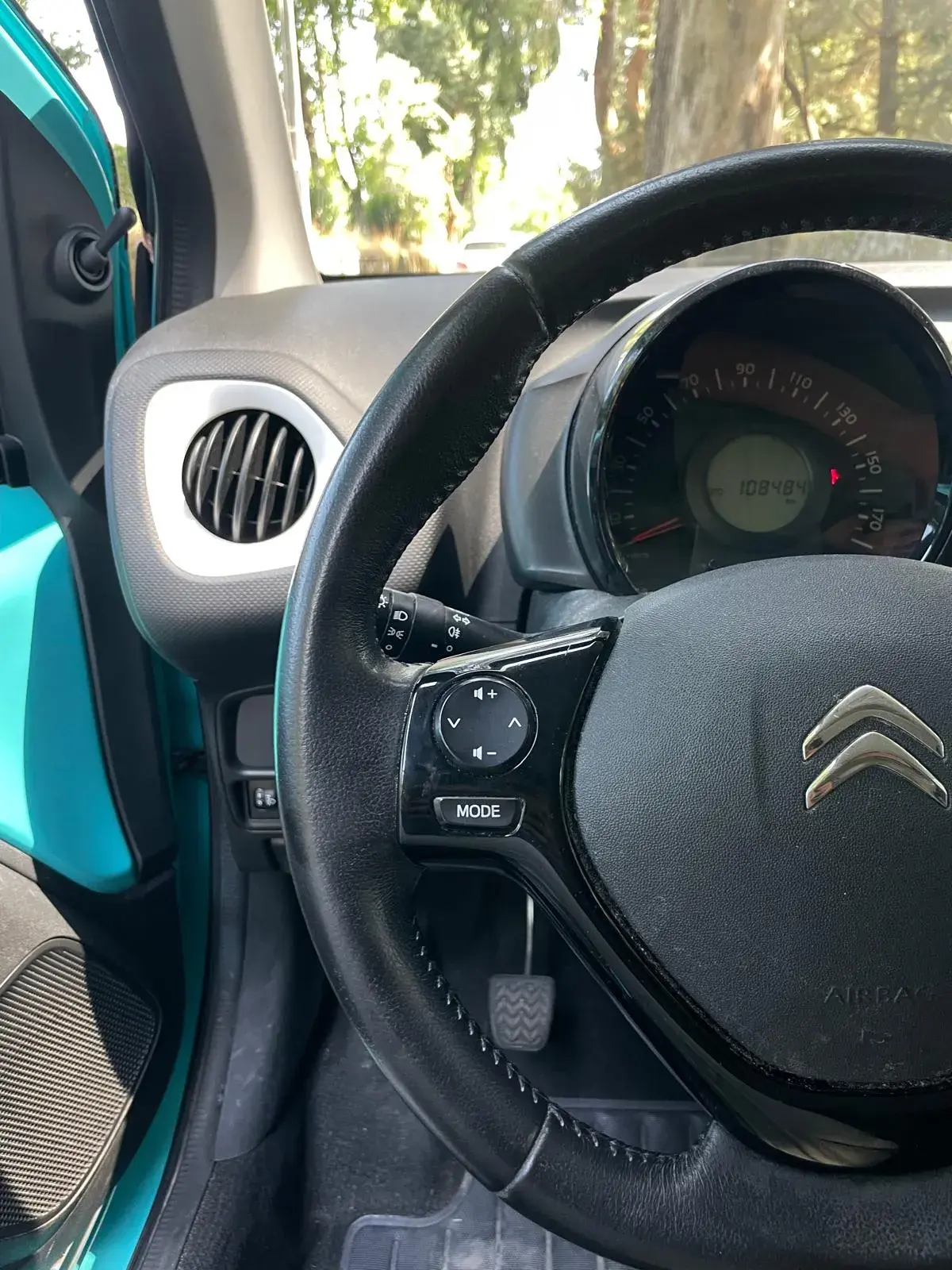 Citroën C1 1.2 VTi Shine 14