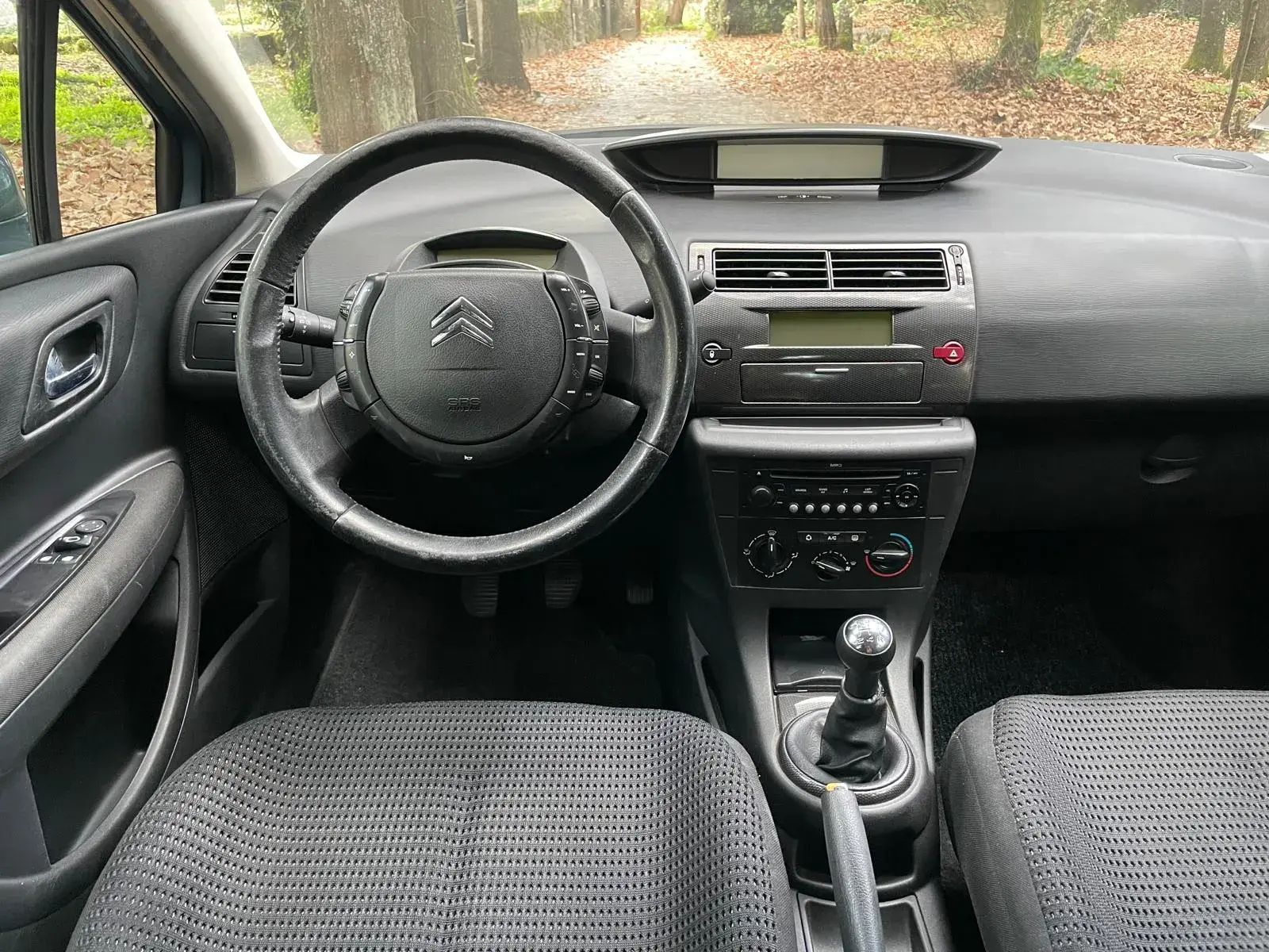 Citroen C4 1.6 HDi 110 Exclusive 8
