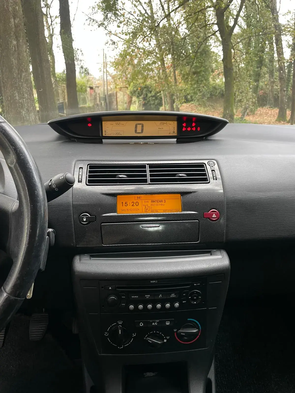 Citroen C4 1.6 HDi 110 Exclusive 22