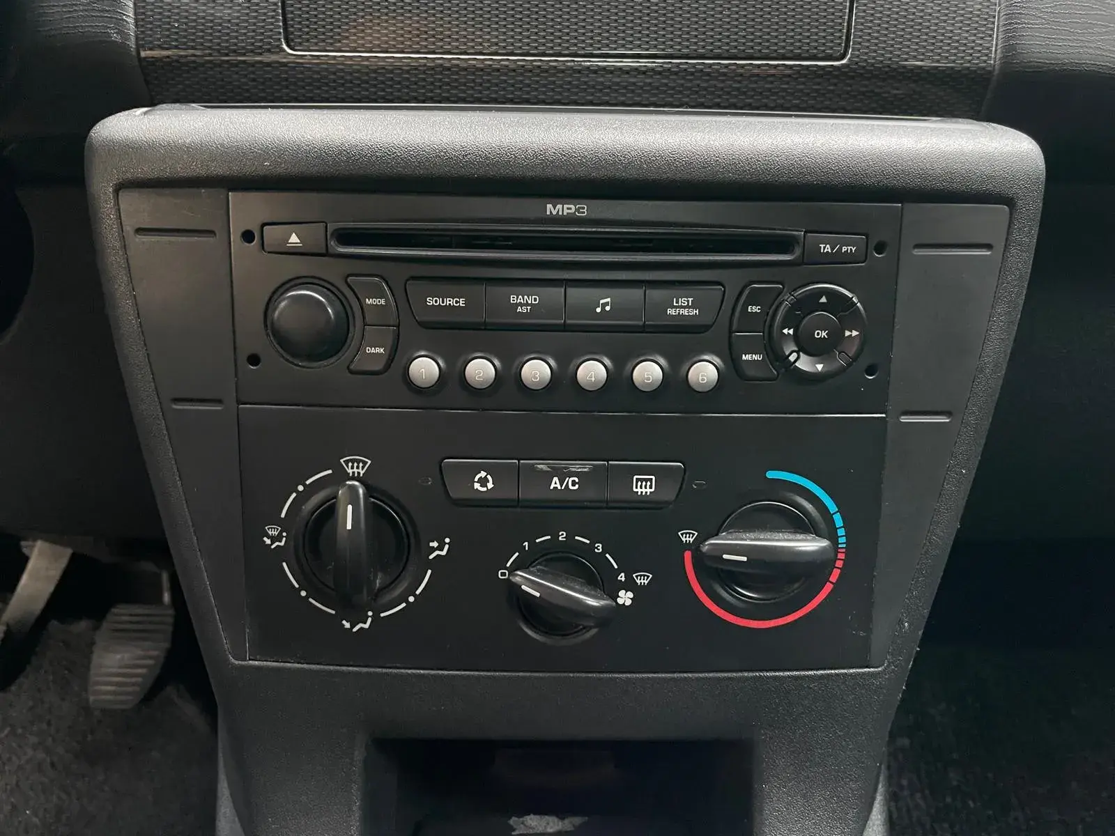 Citroen C4 1.6 HDi 110 Exclusive 23