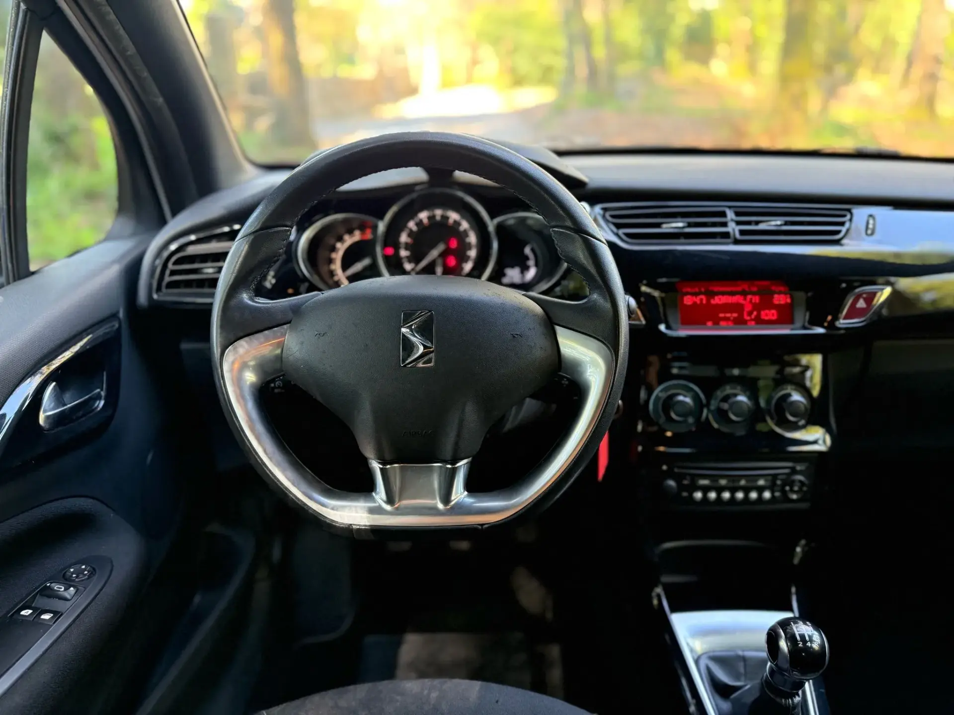 Citroen DS3 1.2 VTi So Chic 11