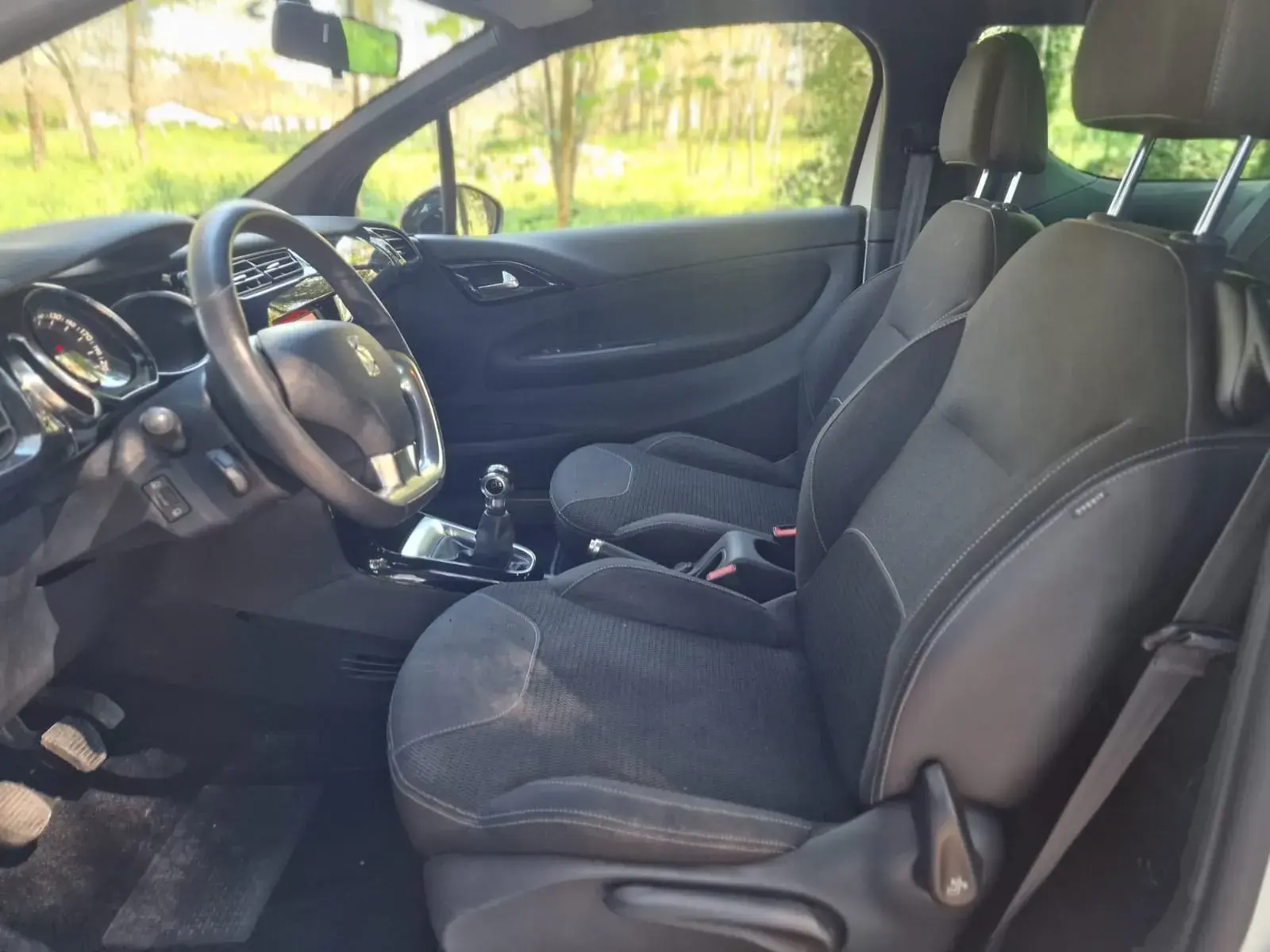 Citroen DS3 1.2 VTi So Chic 16