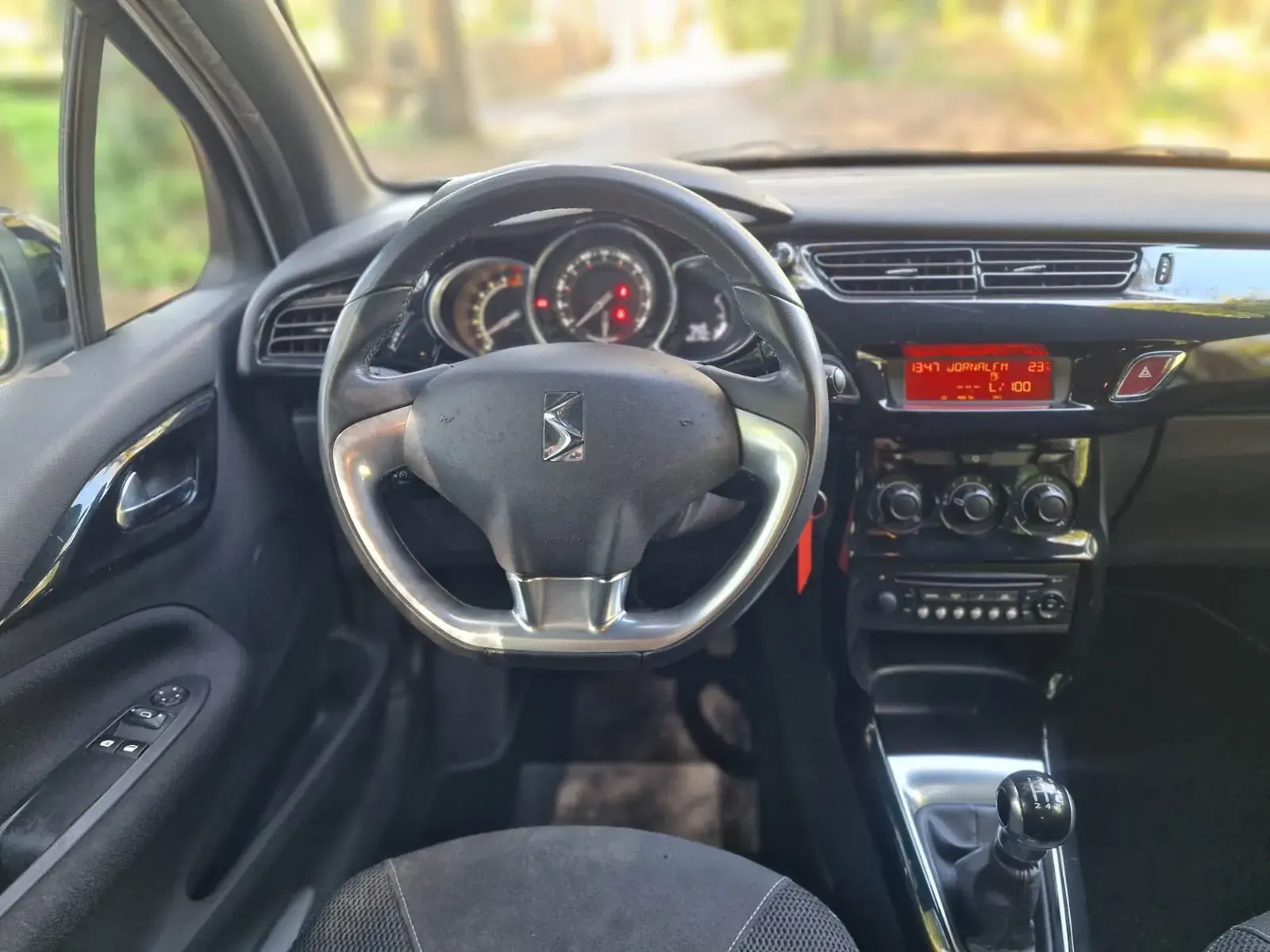 Citroen DS3 1.2 VTi So Chic 12