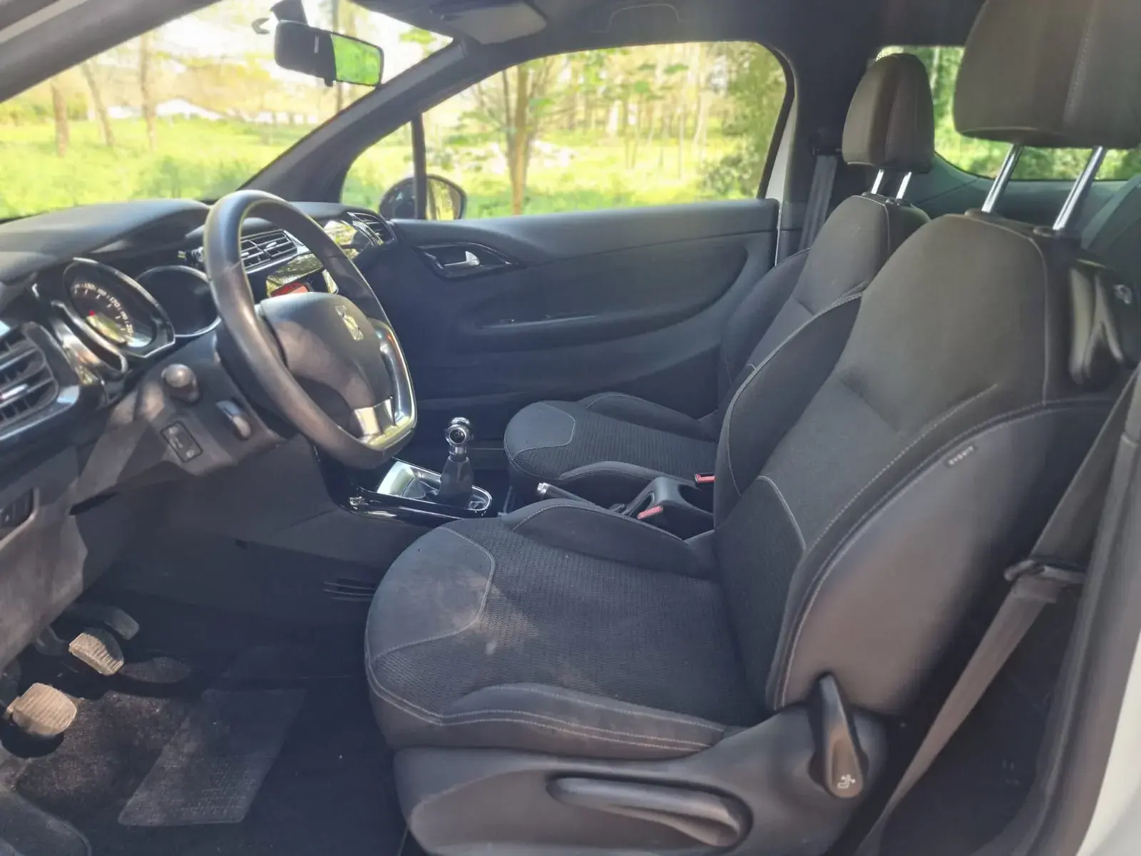 Citroen DS3 1.2 VTi So Chic 25