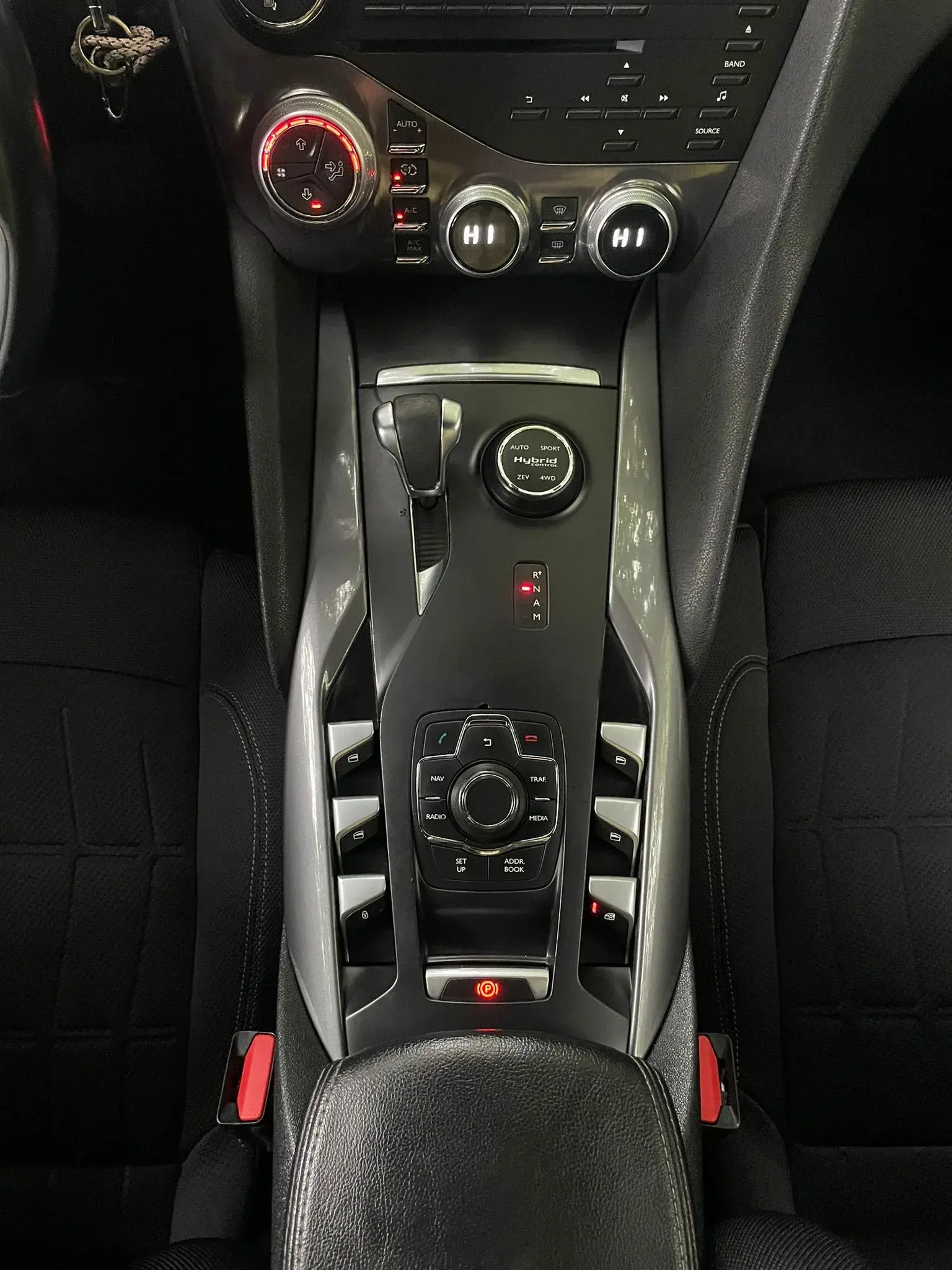 Citroen DS5 2.0 HDi Hy4 So Chic CMP6 102g 24