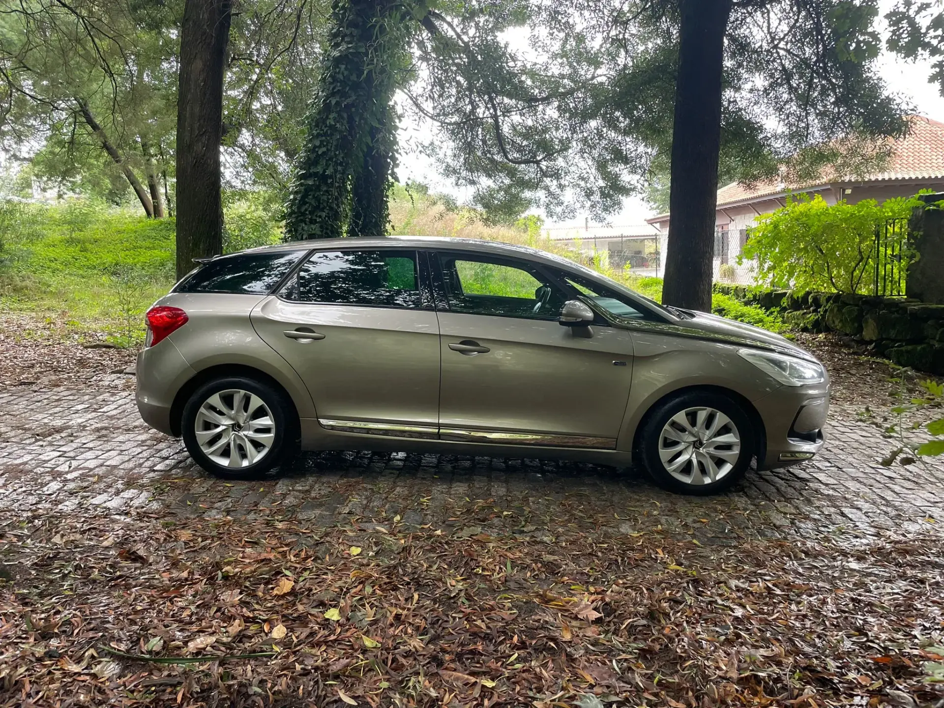 Citroen DS5 2.0 HDi Hy4 So Chic CMP6 102g 32
