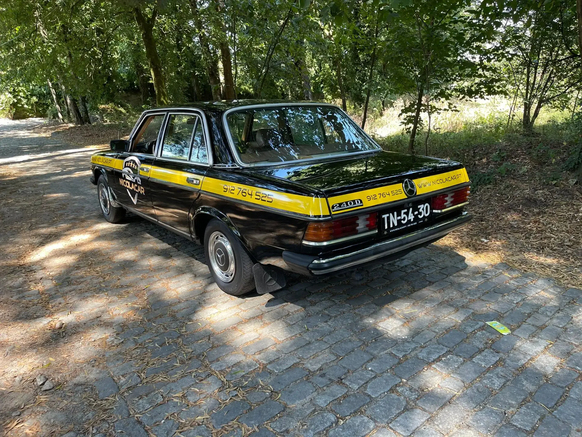 Mercedes-Benz 240 6