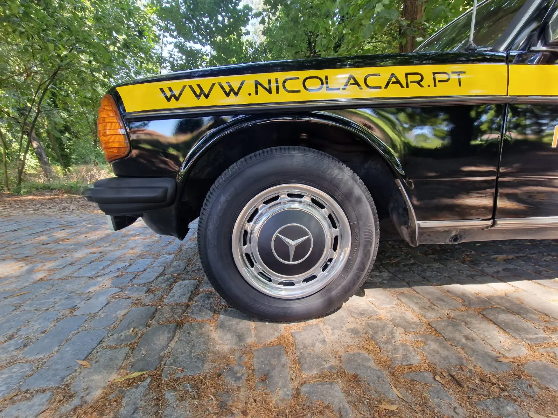 Mercedes-Benz 240 25