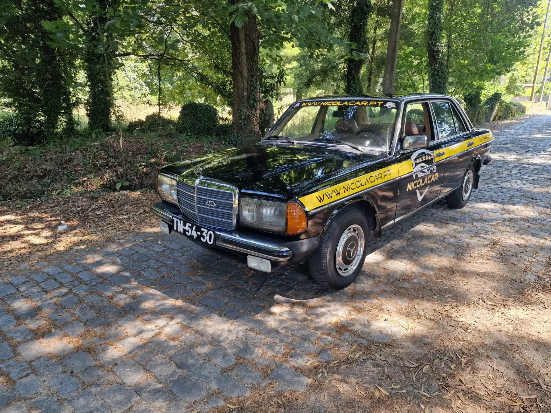 Mercedes-Benz 240 35