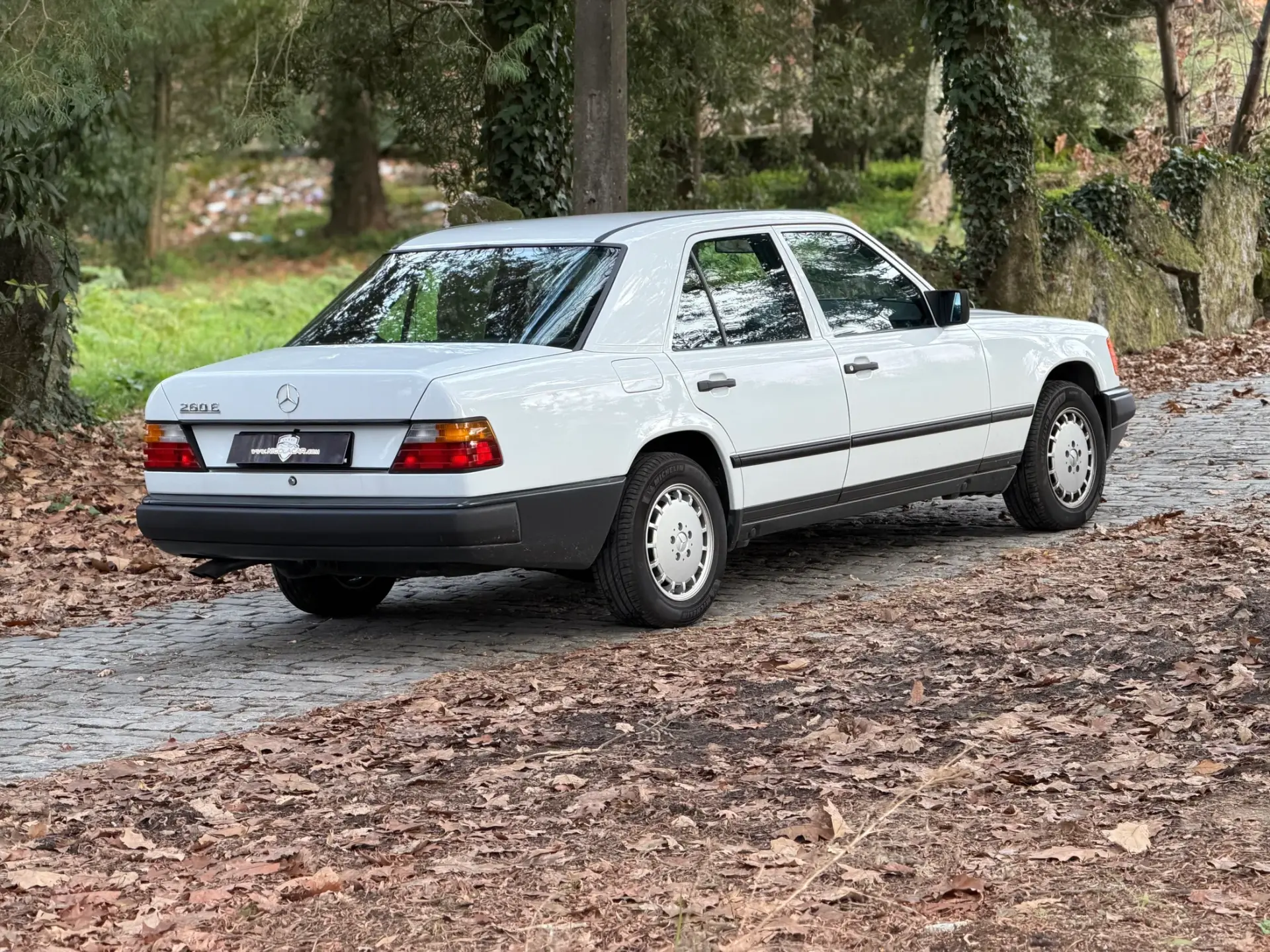 Mercedes-Benz 260 260 E 7