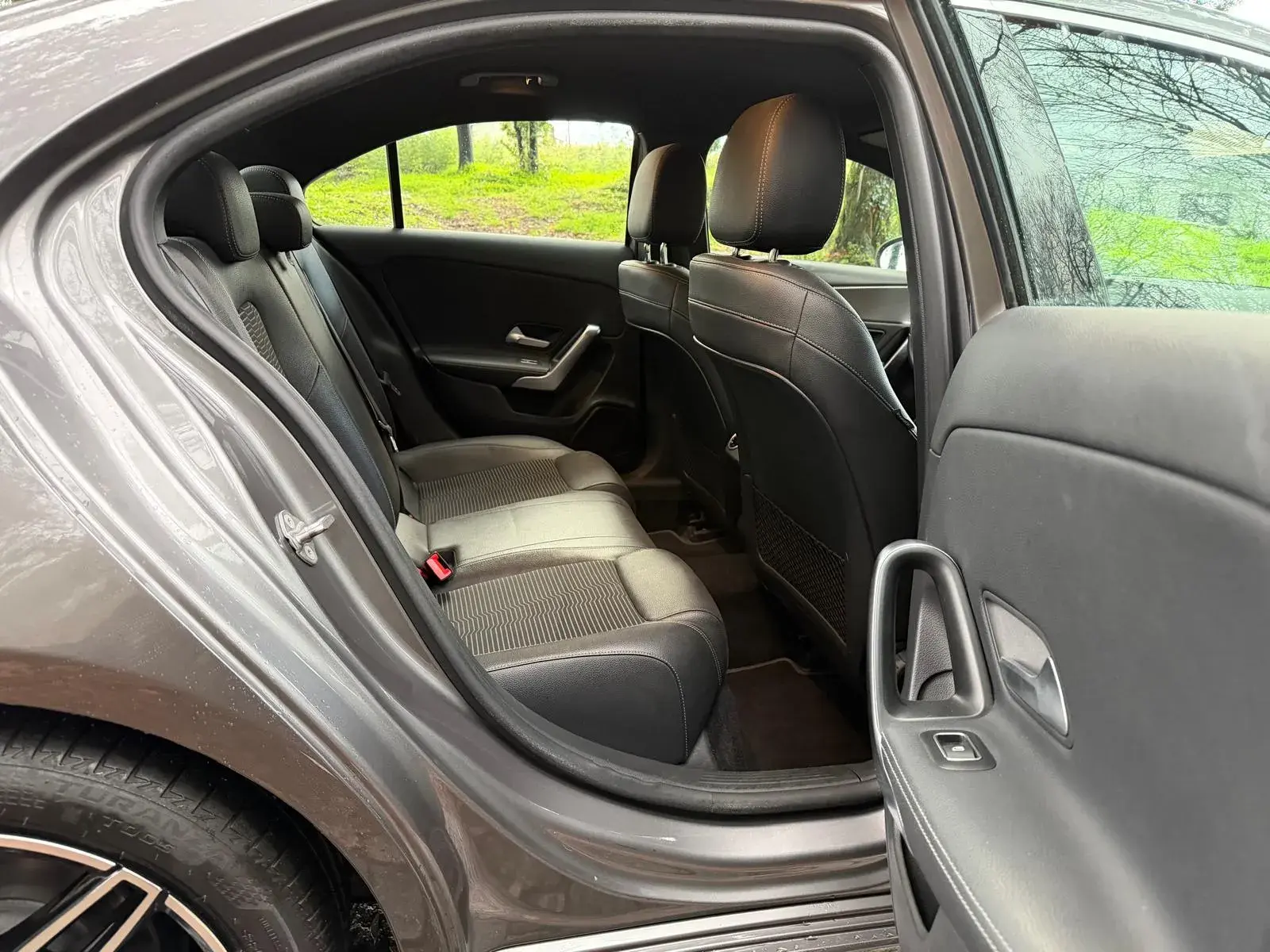 Mercedes-Benz A 180 Limousine d Business Solutions Aut. 31